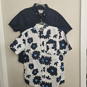 Bundle (2) Mens Short Sleeve Button up Resort Summer Shirt Gap Express Size Smal